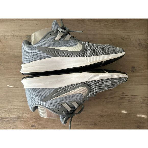 Nike Womens Size 8 Downshifter AR4947-001 Gray Running Shoes Sneakers - Picture 6 of 9